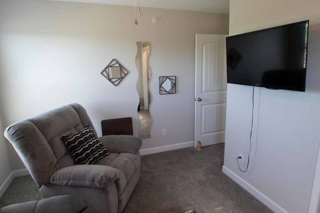 Great Little Guest Suite With Private Entry & Deck! Pet Friendly & 30 Mins To Nashville! Ashland City Ngoại thất bức ảnh
